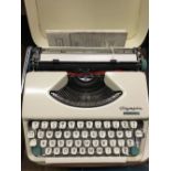 CASED TYPEWRITER OLYMPIA SPLENDID 66 GOOD CONDITION