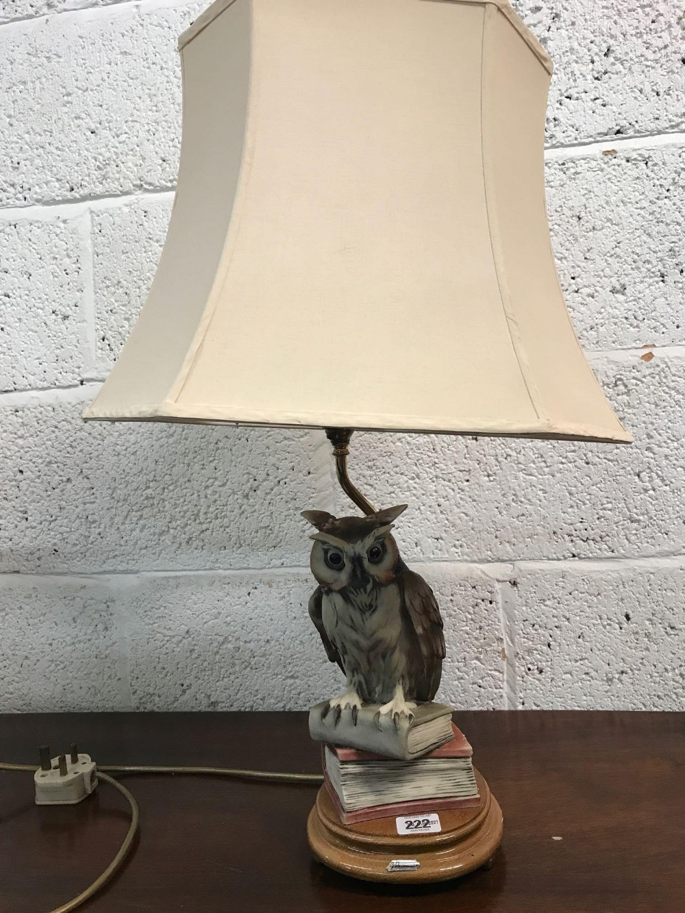 PAIR OF TABLE LAMPS & SHADES - 1 WITH OWL BASE, THE OTHER 2 DOVES