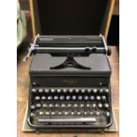 CASED TYPEWRITER HERMES 2000