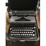 CASED ROYAL TYPEWRITER IN GOOD CONDITION