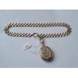 A VICTORIAN COLLAR & LOCKET, length of collar 17"