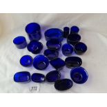 Box of 20 blue glass liners