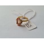 A VINTAGE TOPAZ & DIAMOND SET RING IN 18ct gold - size J