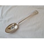 Matching basting spoon also London 1904. 165gms.