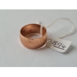 A LARGE ROSE GOLD WEDDING BAND IN 9ct - size X - 11.6gms