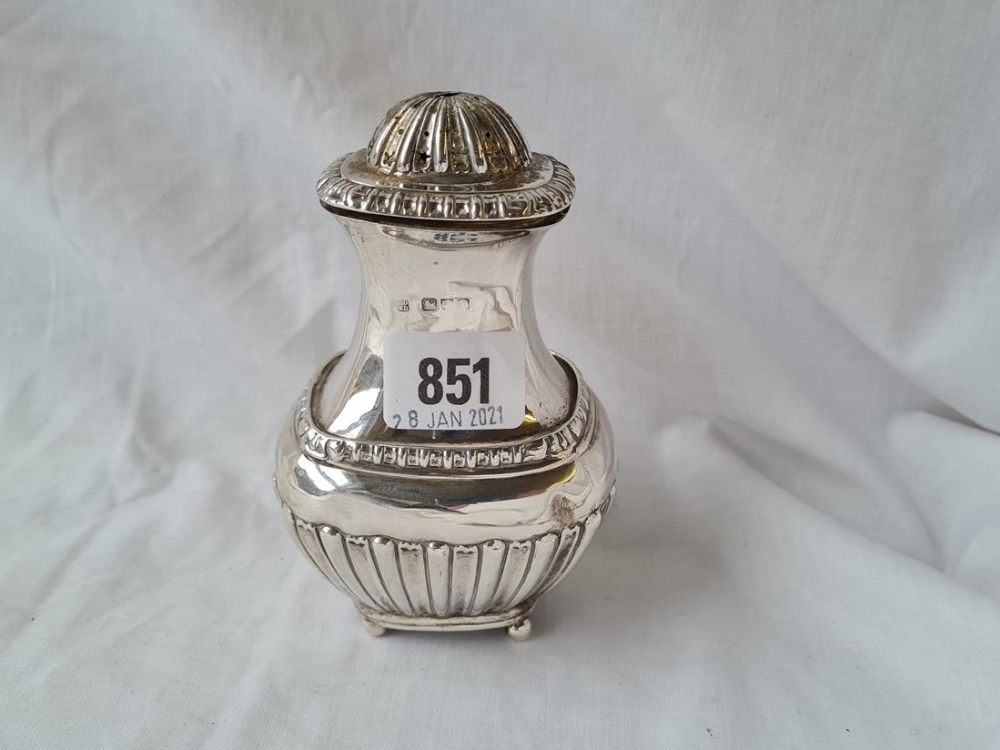 Half fluted sugar castor with pull off cover. Chester 1898.( Finial missing) 132gms.