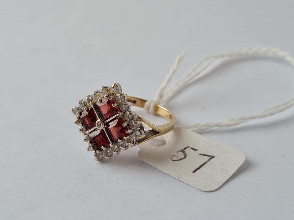 A dress ring with red & white stones set in a square pattern inn 9ct - Image 2 of 2