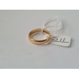 Another wedding band in 9ct - size N - 3.2gms