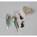 Two pairs of Native American style earrings & silver pill box