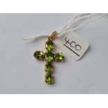 A peridot cross in 9ct