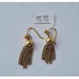 A pair of earrings in 9ct - 3.5gms