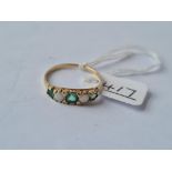 An emerald & opal 5 stone ring in 9ct - size T