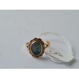 A vintage green / light grey opal ring in 9ct - size P - 3.35gms