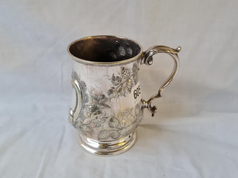 Embossed Victorian pint tankard 5 inch high
