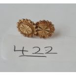 A pair of oval earrings in 9ct - 1.7gms