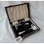 Boxed plain spoon and pusher