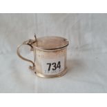 Drum mustard pot with scroll handle BGL . London 1953. 62gms