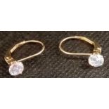 A PAIR OF 14ct GOLD STUD EARRINGS