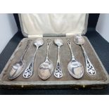 CASED SET OF 6 SILVER PLATE TEA SPOONS WITH PIERCED HANDLES IN ART NOUVEAU STYLE