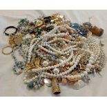 BAG OF COSTUME JEWELLERY