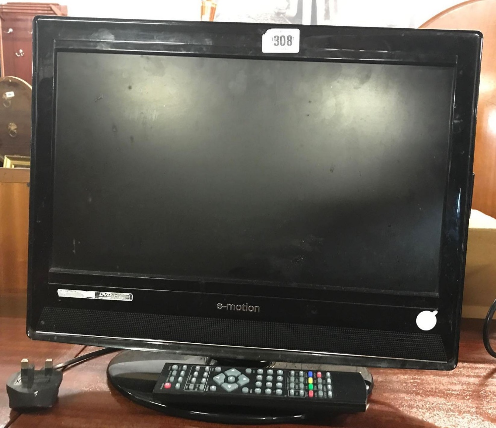 18.5'' LCD TV WITH BUILT IN DVD PLAYER