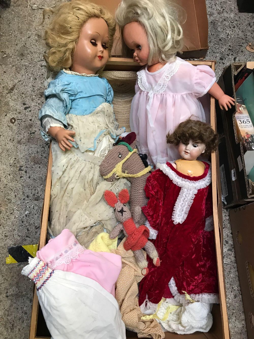 CARTON WITH 3 DOLLS & ASSORTED CLOTHING A/F