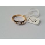 An Edwardian solitaire diamond ring in 18ct gold & platinum - size N - 2.8gms