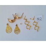 Another three pairs 9ct earrings 2.8g