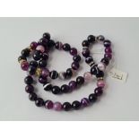 A good banded agate necklace & matching bracelet