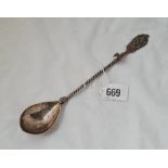 A Dutch decorative spoon 58 gms