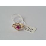 A pink heart C.Z cluster ring in 9ct - size J - 1.7gms