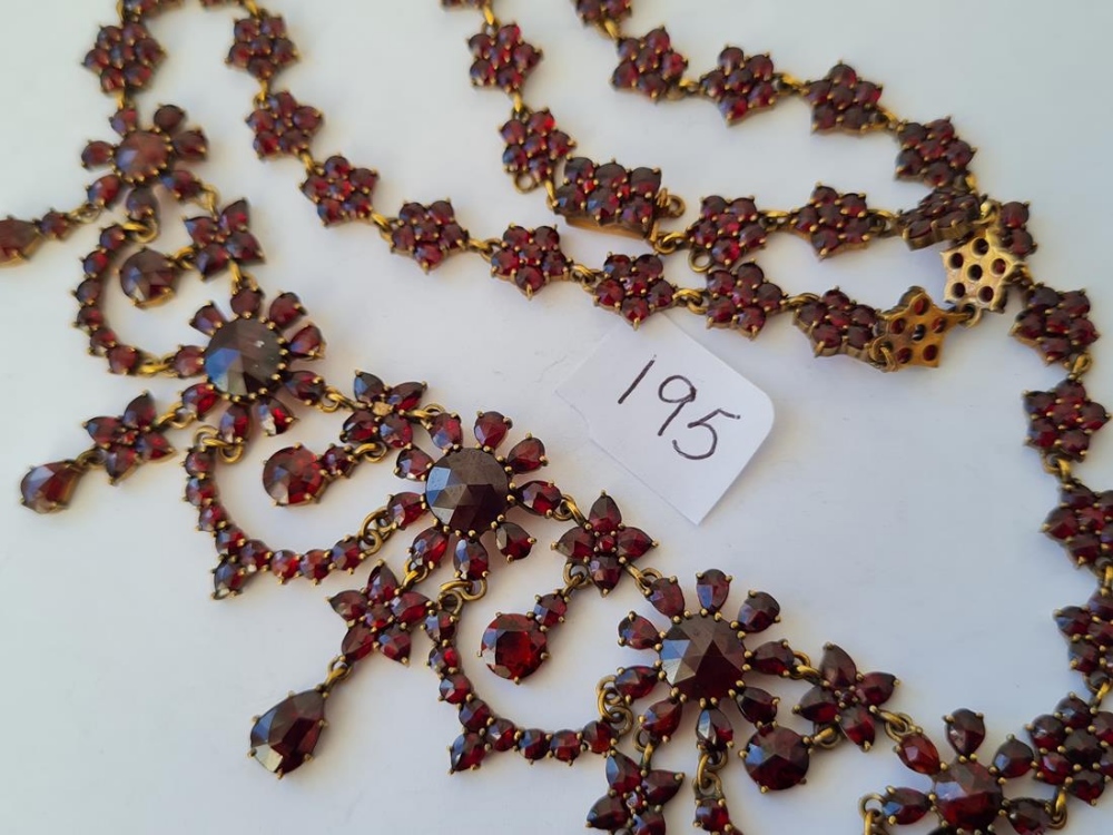 ANTIQUE GOLD AND GARNET Lavaliere necklace - Image 4 of 4