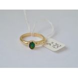 An opal single stone ring in 9ct size T 4.4g