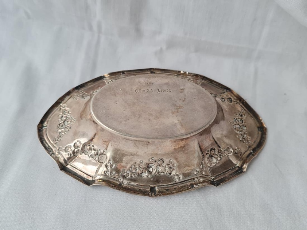 A continental oval dish chased ith garlands of flowers 6 inches wide 73 gms - Image 2 of 2