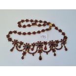 ANTIQUE GOLD AND GARNET Lavaliere necklace