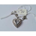 A pretty baguette diamond heart pendant neclace in 10ct white gold - approx. 1ct diamonds