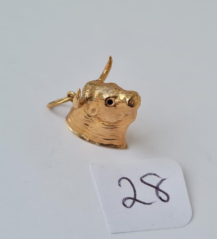 A bull charm in 9ct 1.8g