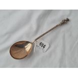 A aposal spoon with rat tail bowl, London 1901