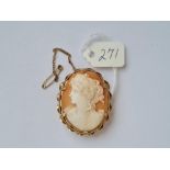 Carved cameo pendant brooch in 9ct mount 9.7g inc