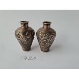A small pair of Chinese vases 2 inches high