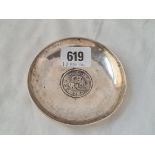 A Japanese dish inset with a coin 3 1/2 inches dia 83 grm