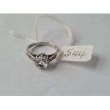 A large stone set ring in 9ct - size M - 3.3gms
