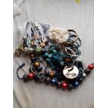 A large quantity of costume jewellery - 1150gms
