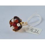 A pearl & cornelian dress ring in 9ct - size L - 7.2gms