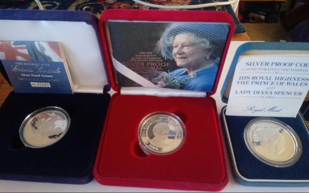 A Queen Mother silver proof Crown 1003 Coronation Crown silver proof & 1981 Charles & Diana silver