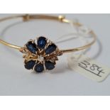 A CONTEMPORARY SAPPHIRE & DIAMOND BRACELET IN 14CT GOLD - 10gms