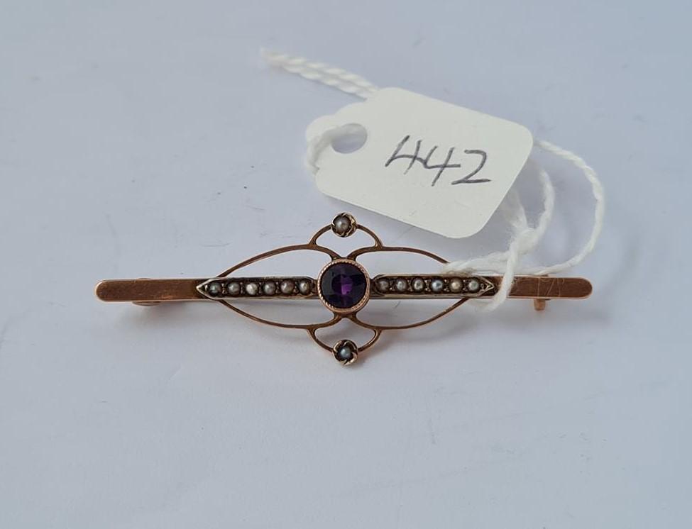 A rose gold bar brooch with amethyst & seed pearls - 2gms