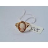 A cameo ring in 9ct - size Q - 2.5gms
