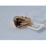 A tigers eye ring in 10ct gold - size P - 4.9gms