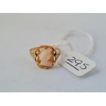 A cameo ring in 9ct - size N.5 - 1.8gms
